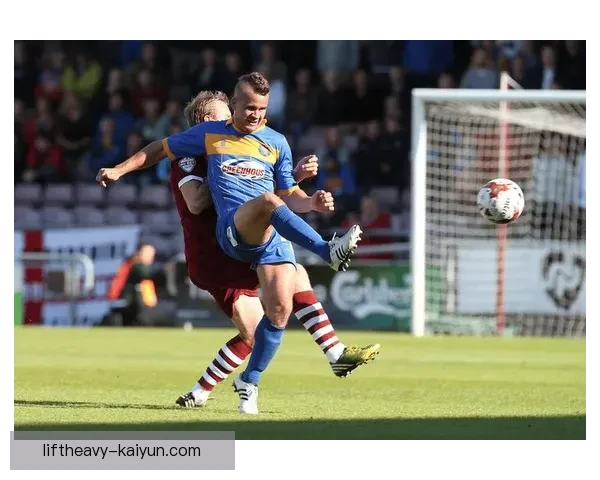 英超卡斯特涅状态回暖，近期表现稳健引发关注